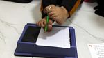 Potret Semangat Belajar Anak Palestina Meski Kehilangan Kedua Lengan