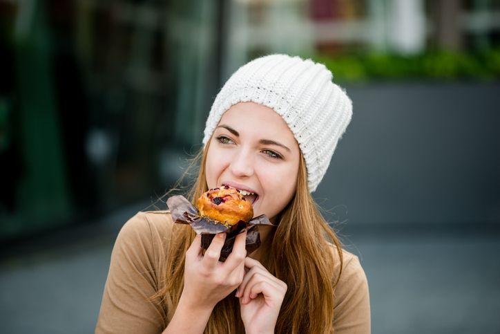 Pria Ini Ngeri Lihat Cara Istrinya Makan Muffin yang Disebut Sangat Aneh!