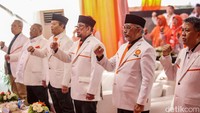 Ahmad Syaikhu menjelaskan dalam Pilkada 2024, ada kader PKS ikut berkontestasi di 4 provinsi. Selain itu, ada pula kader PKS yang turut bertarung di 108 Kabupaten Kota.  