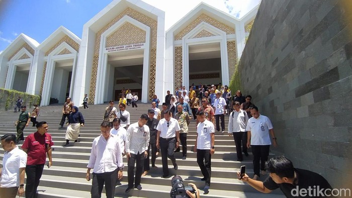 Rombongan Menko Marves Luhut Binsar Pandjaitan meninjau MAJT An-Nuur Kabupaten Magelang, Kamis (19/9/2024).
