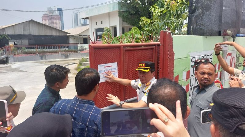 Satpol PP menutup pabrik semen di Jakbar karena mencemari udara