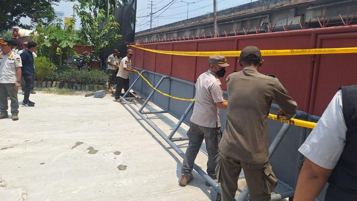 Satpol PP menutup pabrik semen di Jakbar karena mencemari udara