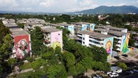 Perang saudara berdarah selama 12 tahun di El Salvador dari akhir tahun 1979 hingga Januari 1992 menewaskan lebih dari 75.000 orang.