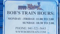 Bob’s Trains cocok dijadikan tempat makan keluarga. Restoran bertema kereta sirkus ini buka Senin-Minggu pukul 10.30 sampai 02.00. Foto: onlyinyourstate.com