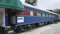 Bob’s Train merupakan restoran dimana pengunjung bisa menikmati hidangan lezat di dalam kereta sirkus milik pribadi. Bagian lorong dalamnya dipenuhi kenang-kenangan sirkus. Foto: onlyinyourstate.com