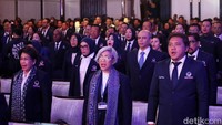 Seluruh pengurus baru Partai NasDem ini juga mendapat pengarahan dari Surya Paloh.  