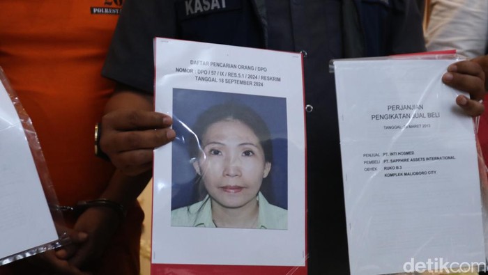 Tampang IR.H, Direktur PT Inti Hosmed yang merupakan pengembang apartemen Malioboro City yang ditangkap polisi.Rilis kasus di Mapolresta Sleman, Kamis (19/9/2024).