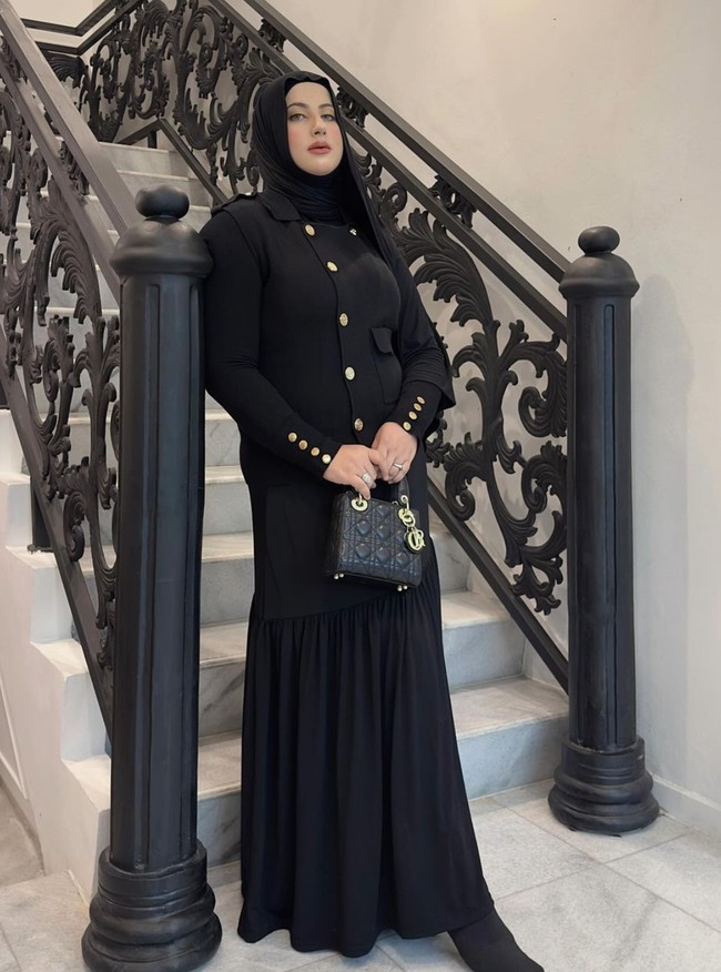 Jadi makin langsing, penampilan Tasyi pun kini banjir pujian netizen. Banyak yang menyebutnya terlihat semakin cantik. Foto: Instagram/@tasyiiathasyia