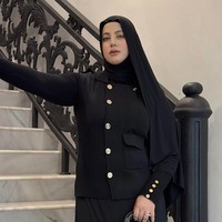 Untuk menurunkan bobot tubuhnya, ada beberapa hal yang dilakukan Tasyi, seperti, mengonsumsi telur rebus untuk sarapannya, memperbanyak protein dan sayur, mengurangi asupan nasi putih dan gula, serta minum air putih yang cukup. Foto: Instagram/@tasyiiathasyia