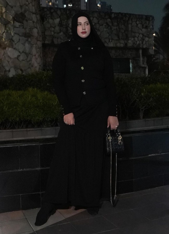 Tak hanya mengubah pola makannya, Tasyi juga berolahraga untuk menyeimbangkan dietnya.  Foto: Instagram/@tasyiiathasyia