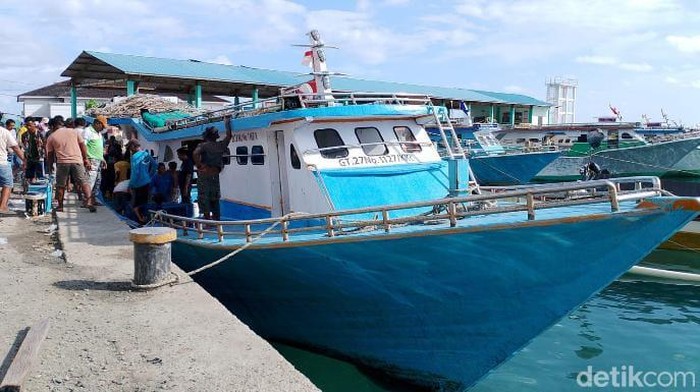 Suasana di tempat pelelangan ikan (TPI) Inengo, Bone Bolango, Gorontalo.
