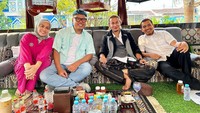 Uya Kuya kembali mencuri perhatian usai dirinya akan kembali mengisi program di Trans TV. Program tersebut berjudul Jam Praktek. Foto: Instagram @uyakuya