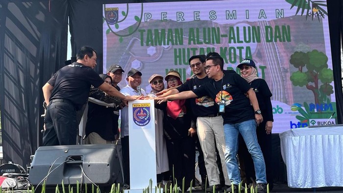 Walkot Depok M Idris resmikan alun-alun dan hutan kota di Sawangan