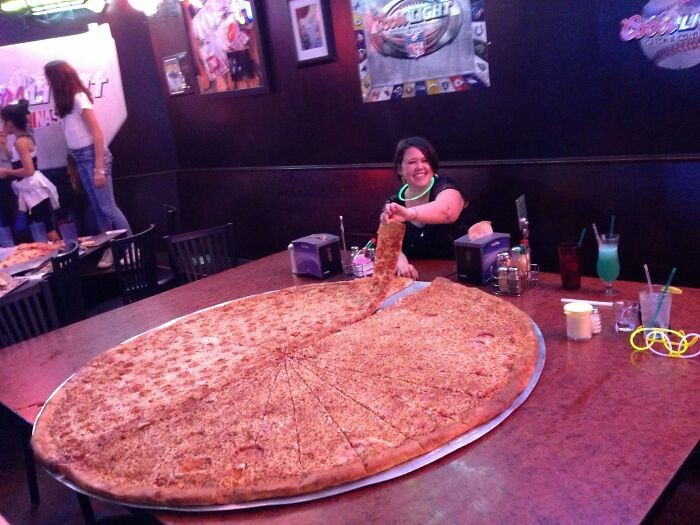 10 Potret Pizza ‘Terkutuk’ yang Tampilannya Bikin Heran 10 Potret Pizza ‘Terkutuk’ yang Tampilannya Bikin Heran