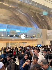 Antrean iPhone 16 Series di Apple TRX Malaysia