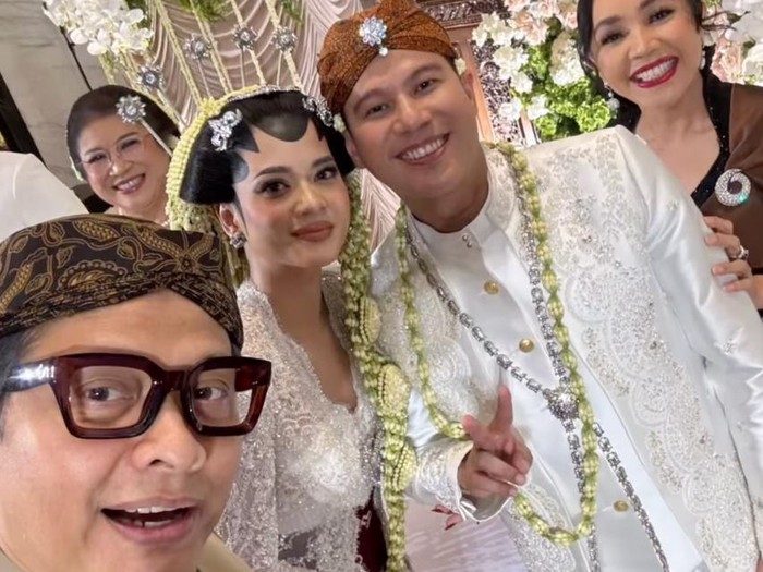 Armand Maulana Jadi saksi pernikahan Nino RAN.