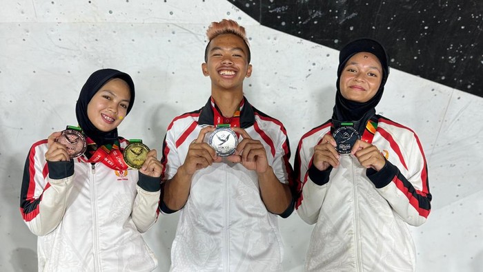 Atlet panjat tebing asal Blora, Berthdigna Devi Surya Kusuma dan Alfian Muhammad Fajri meraih emas di PON XXI 2024 di Aceh dan Sumatera Utara.