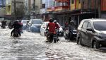 Banjir Pasang Air Laut Rendam Dumai, Sekolah Diliburkan