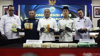 Sabu seberat 15 kilogram dan ekstasi sebanyak 3.021,8 gram berhasil diamankan.