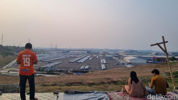 Bukit Hyundai, spot wisata viral di Bekasi Bukit Hyundai, spot wisata viral di Bekasi, Jumat (20/9/2024).