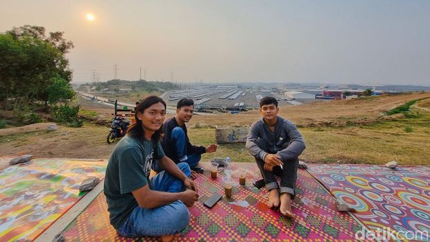 Bukit Hyundai, spot wisata viral di Bekasi, Jumat (20/9/2024).