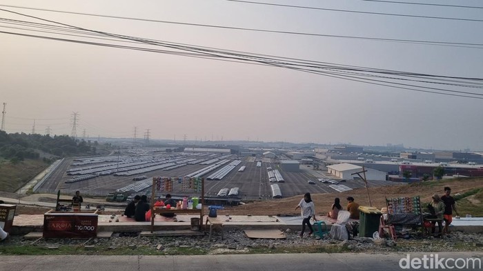 Bukit Hyundai, spot wisata viral di Bekasi, Jumat (20/9/2024).