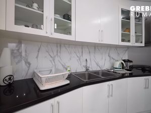 Potret Dapur Rumah dr Boyke yang Bernuansa Hitam Putih