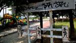 Duh! Taman Dekat Waduk Mookervart Jakbar Penuh Coretan