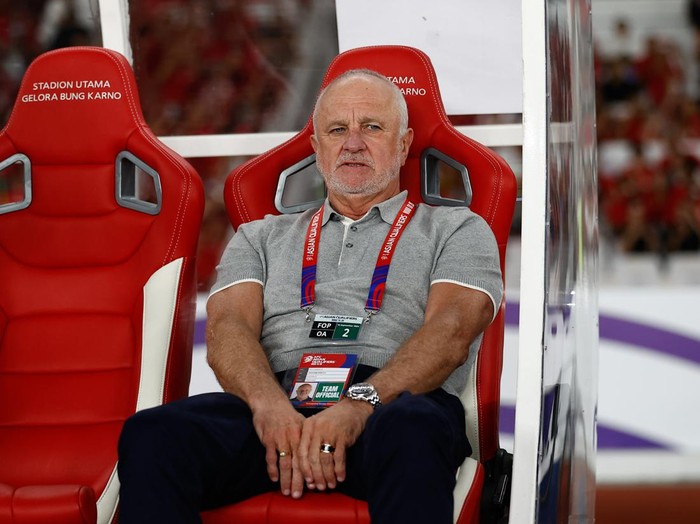 JAKARTA, INDONESIA - SEPTEMBER 10: Head Coach Graham James Arnold of Australia looks on during the FIFA World Cup Asian 3rd Qualifier Group C match between Indonesia and Australia at Gelora Bung Karno Stadium on September 10, 2024 in Jakarta, Indonesia. (Photo by Robertus Pudyanto/Getty Images)
