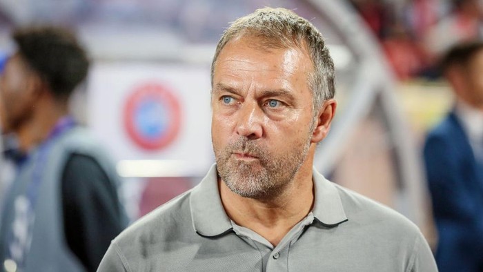 MONACO, MONACO - SEPTEMBER 19: Head coach of FC Barcelona Hansi Flick looks worried during the UEFA Champions League 2024/25 League Phase MD1 match between AS Monaco and FC Barcelona at Stade Louis II on September 19, 2024 in Monaco, Monaco. (Photo by Vasile Mihai-Antonio/Getty Images)