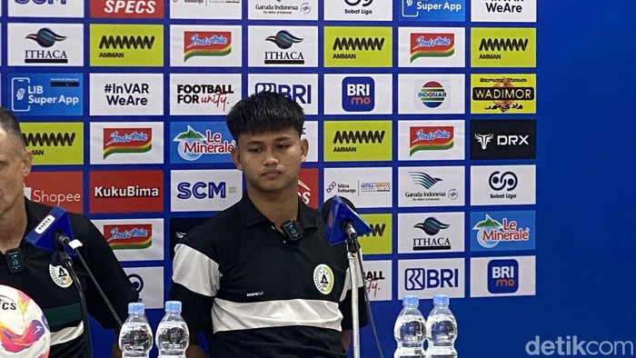 Hokky Caraka saat jumpa pers PSS Sleman vs Arema FC, Jumat (20/9/2024).
