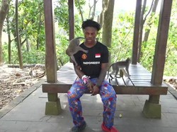 Apes! Monyet Nakal Jambret Mikrofon IShowSpeed di Monkey Forest