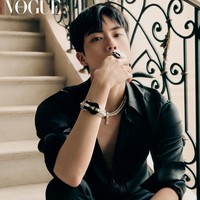 Jin BTS akan tampil dalam special photo book Vogue Korea edisi Oktober 2024. Wajah tampannya menghiasi 68 dari 100 halaman, dengan tiga pilihan cover. Foto: dok. Vogue Korea