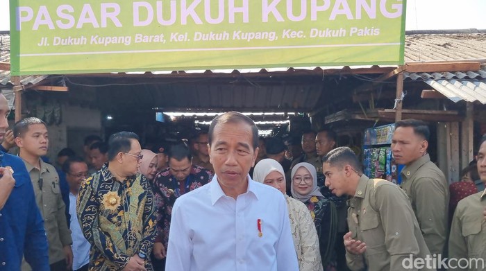 Jokowi ke Pasar Dukuh Kupang Surabaya