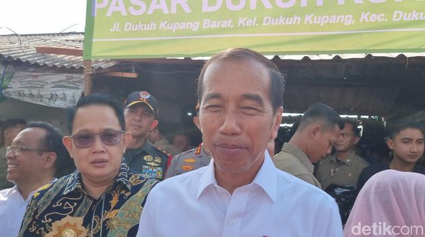 Jokowi ke Pasar Dukuh Kupang Surabaya