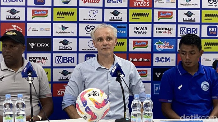 Jumpa pers Arema FC usai lawan PSS Sleman, Jumat (20/9/2024).