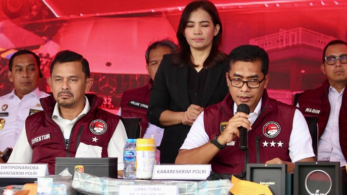 Kabareskrim Polri Komjen Wahyu Widada menyampaikan komitmen Polri memerangi narkoba. Polri akan menjerat para pengedar narkoba dengan TPPU dan mengejar asetnya. (dok Istimewa)