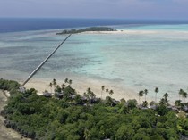 KKP Segel Resor Asing Ilegal di Pulau Maratua