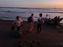 Naik Perahu Layar, 2 WNA Wanita Tiba-tiba Menepi di Pantai Glagah Kulon Progo