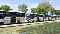 Pemkot Palu meluncurkan 26 unit BRT dengan skema Buy The Service (BTS) untuk menekan penggunaan kendaraan pribadi sekaligus meningkatkan konektivitas antarsimpul dalam kota serta memenuhi kebutuhan warga akan moda transportasi massal yang murah dan nyaman.  
