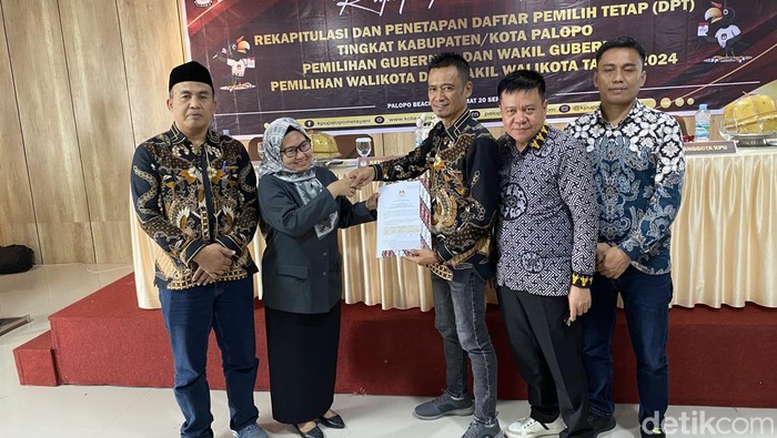 KPU Palopo menetapkan DPT yang juga disaksikan Bawaslu Palopo.