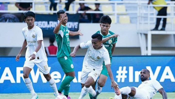 Laga PSS Sleman vs Arema FC di Stadion Manahan Solo