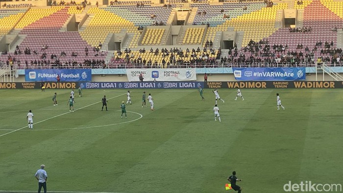 Laga PSS Sleman vs Arema FC di Stadion Manahan Solo, Jumat (20/9/2024).