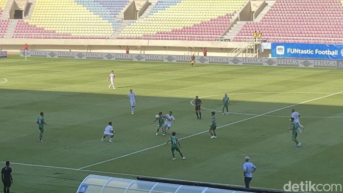 Laga PSS Sleman vs Arema FC di Stadion Manahan Solo, Jumat (20/9/2024).