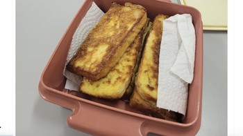 Tapi tidak ada yang membantah keawetan produk Tupperware. Tupperware ibuku nih sama dengan umurku. Gimana gak bangkrut kalau belinya 30 tahun sekali, tulisnya. Foto: X.com