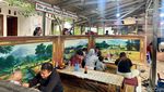 Maknyus! Bakso Rusuk dan Mie Ayam Murah Meriah Favorit Anak UI
