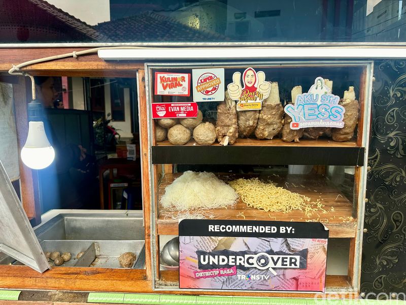 Mie Ayam Pangsit Bakso Banyu Langit