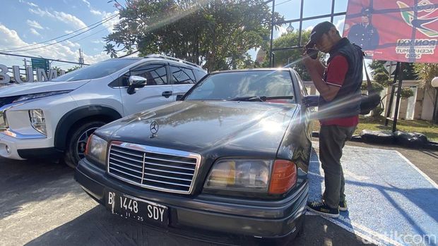 Mobil Mercy tempat AMJ menembak akbar di Kota Sukabumi