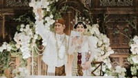 Nino RAN atau yang memiliki nama asli Anindyo Baskoro akhirnya menikahi sang kekasih, Dhabitannisa Auni. Pernikahannya memang digelar secara tertutup. Foto: Instagram @ninokayam