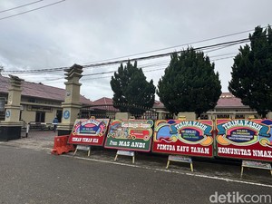 Mapolres Padang Pariaman Dikirimi Papan Bunga Usai Tangkap Pembunuh Nia